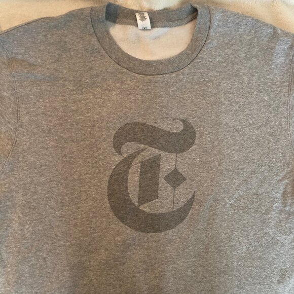 New York Times Super “T” Sweatshirt (discontinued) - Picture 1 of 2